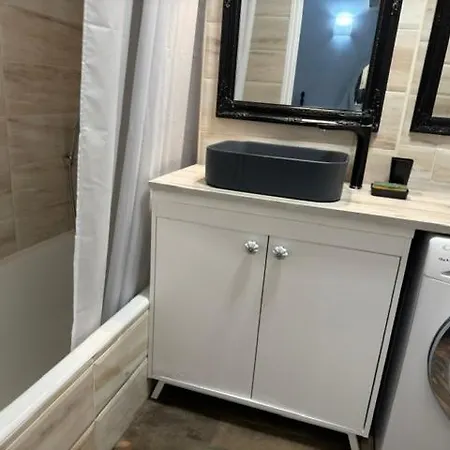 Joli 2 - 3 Piscines - 88 M2 Apartment